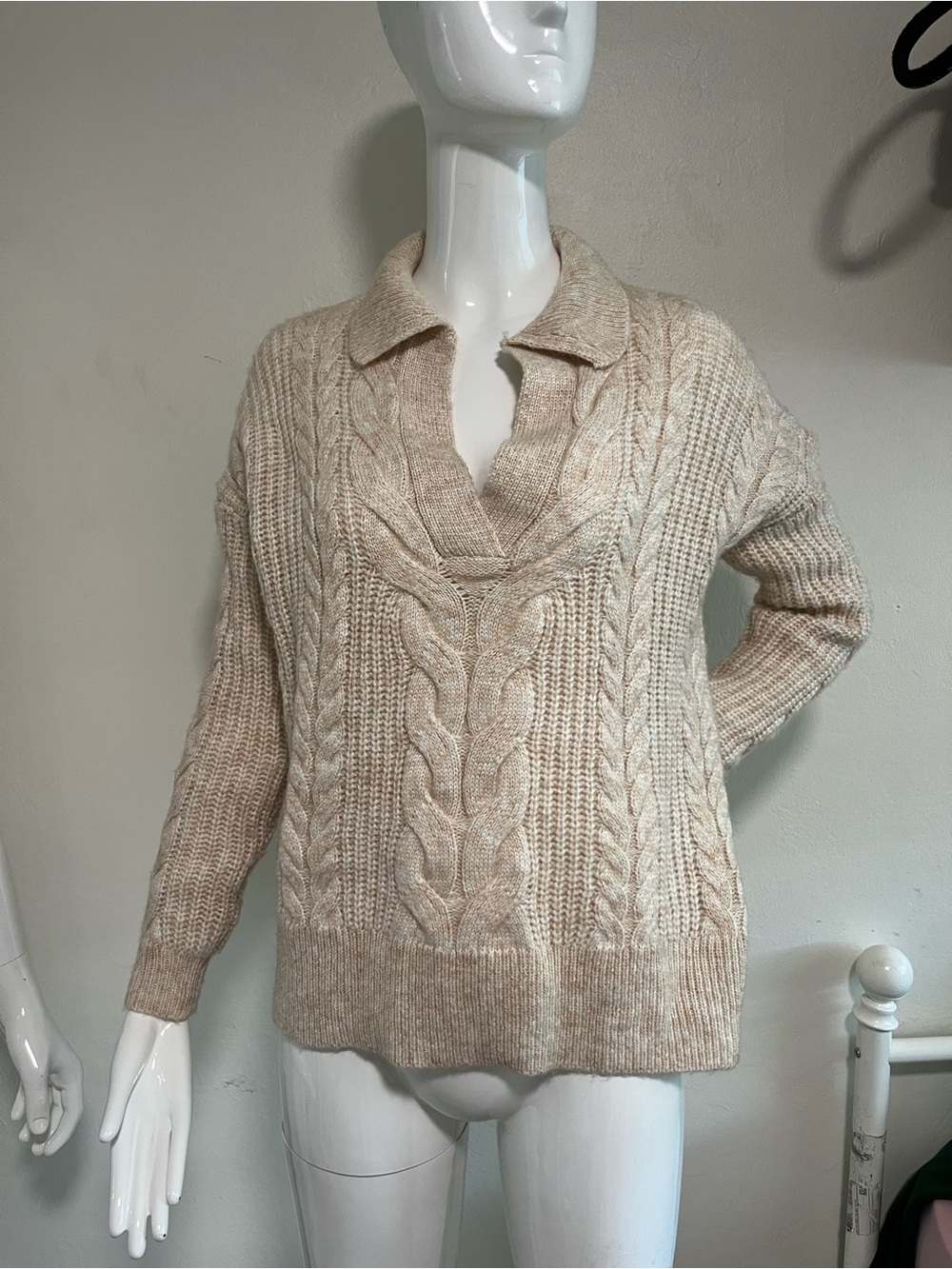 Time and Tru Women's Cable Stitch Polo Sweater Beige Size xs.